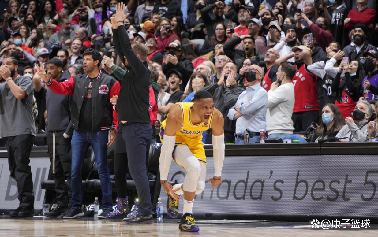 蒂姆连续十二场比赛得分超过惊险取胜，湖人挑战极限！